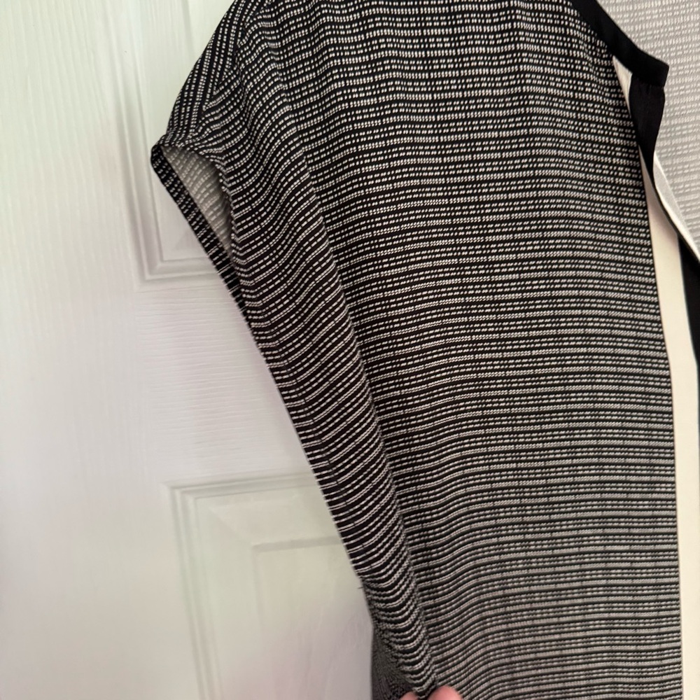 Vince Ptp 21" 100% Silk Shift Dress Black & Beige Print - Picture 8 of 9